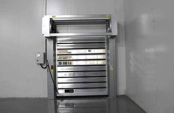 1676877705145393.jpg 快速工業(yè)門安裝案例圖